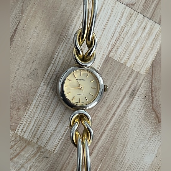 Majestron Ladies Watch Gold Tone Dial Gold Tone Knot Bracelet - Picture 3 of 12